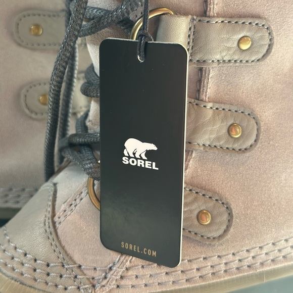 NWT SOREL WOMEN'S JOAN OF ARCTIC™ BOOT - Picture 3 of 11